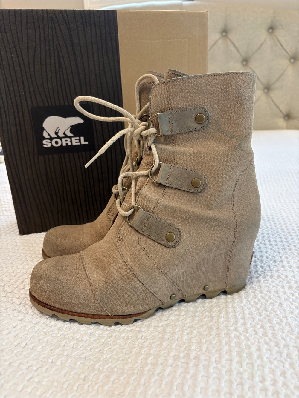 Sorel Joan of Arctic Wedge Mid Boot - Oxford Tan